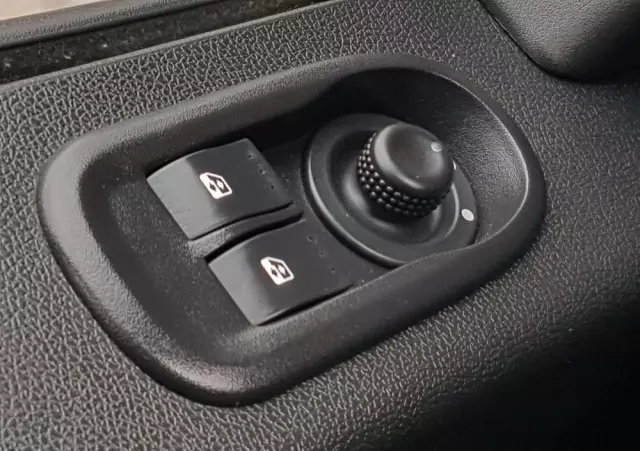 RENAULT MASTER KONTENER 8EP 4,21x2,23x2,22 KLIMA MANUAL KRAJOWY 6-BIEGÓW 