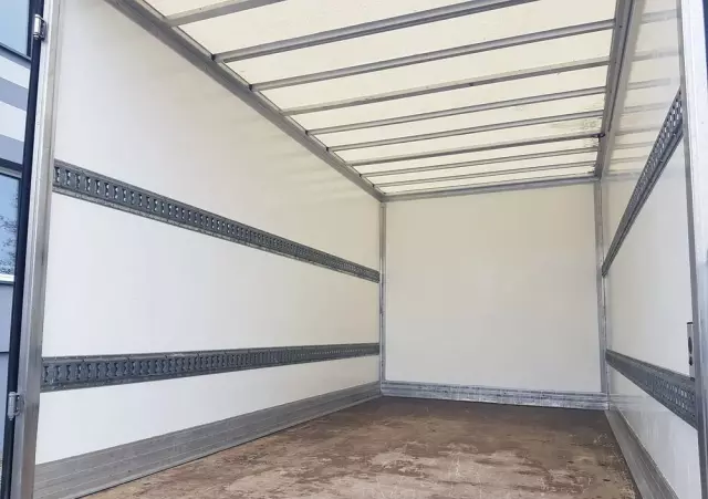 RENAULT MASTER KONTENER 8EP 4,21x2,23x2,22 KLIMA MANUAL KRAJOWY 6-BIEGÓW 