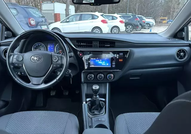 TOYOTA Corolla 1.6 Comfort