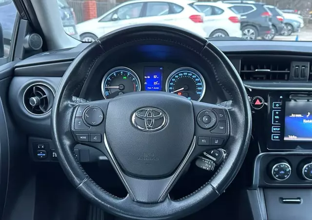 TOYOTA Corolla 1.6 Comfort