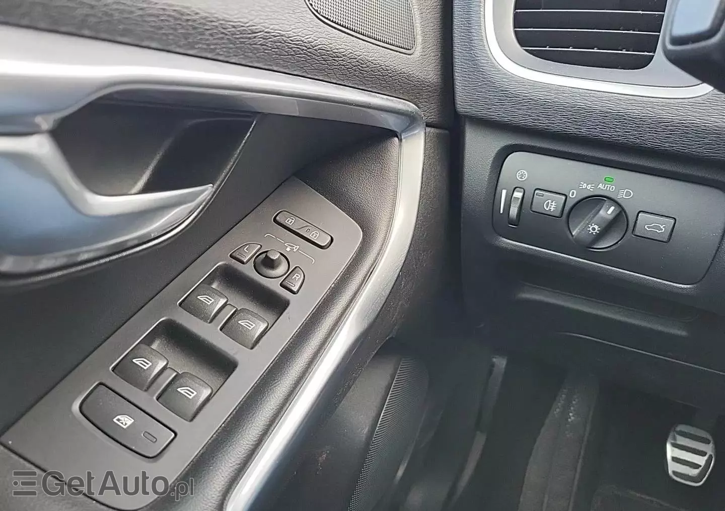 VOLVO V40 D2 Drive-E Momentum