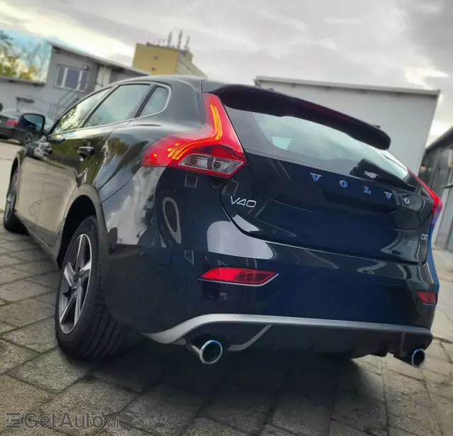 VOLVO V40 D2 Drive-E Momentum