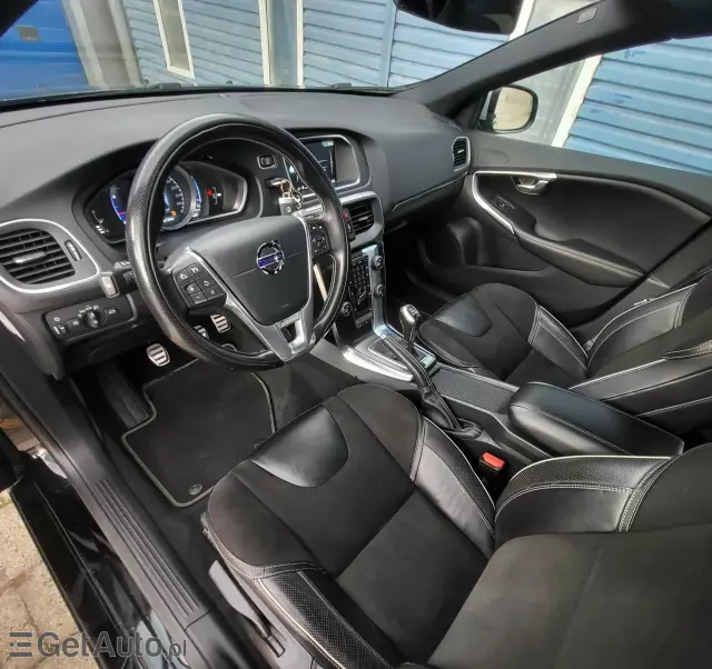 VOLVO V40 D2 Drive-E Momentum