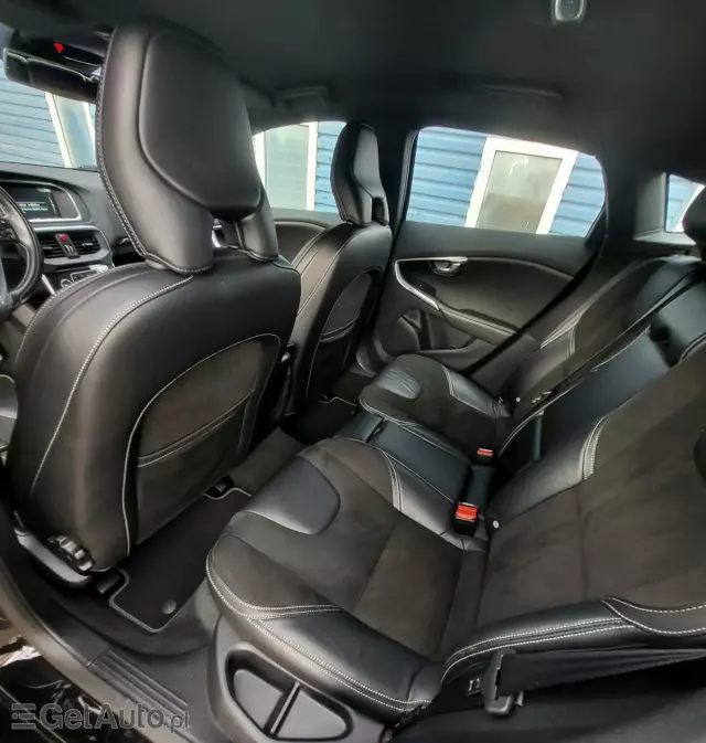 VOLVO V40 D2 Drive-E Momentum