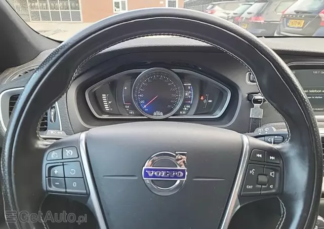 VOLVO V40 D2 Drive-E Momentum