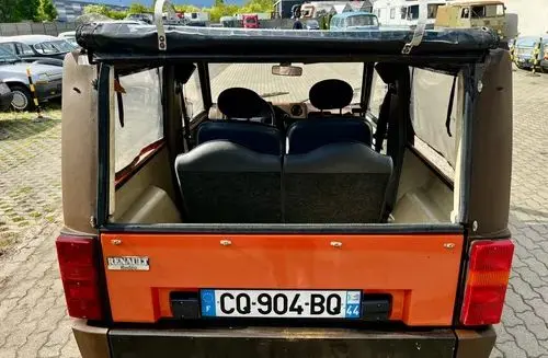 RENAULT R 5 
