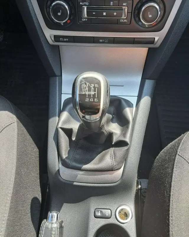 SKODA Octavia 