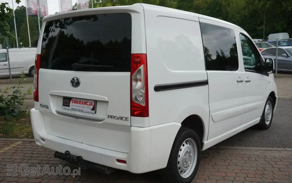 TOYOTA PROACE 