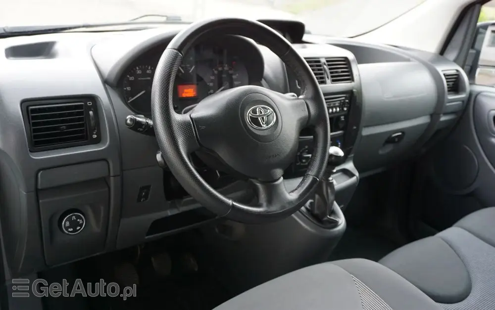 TOYOTA PROACE 