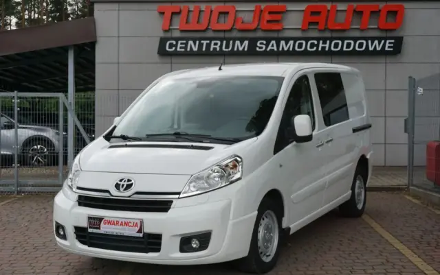 TOYOTA PROACE 
