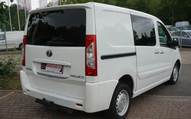 TOYOTA PROACE 