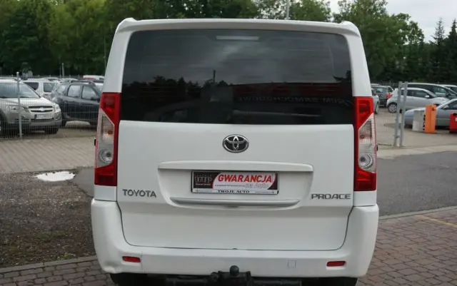 TOYOTA PROACE 
