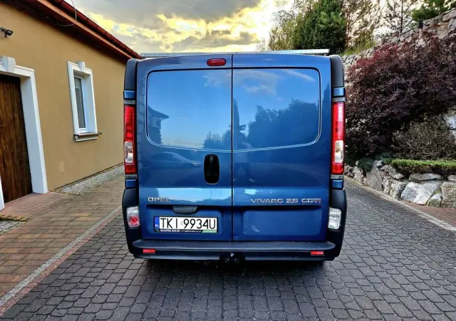 OPEL Vivaro 