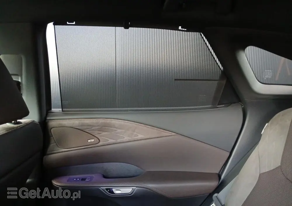 LEXUS RX 450h+ Omotenashi