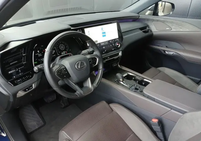 LEXUS RX 450h+ Omotenashi