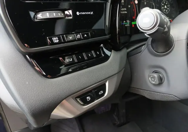 LEXUS RX 450h+ Omotenashi