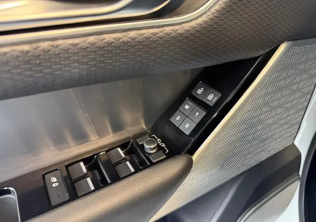 LAND ROVER Range Rover Velar 2.0 D200 mHEV R-Dynamic SE