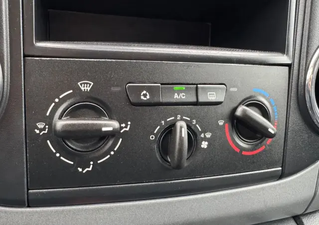 CITROËN Berlingo Multispace e-HDi 90 FAP EGS6 Exclusive