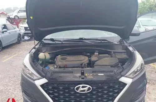 HYUNDAI Tucson 
