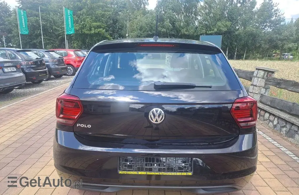 VOLKSWAGEN Polo 