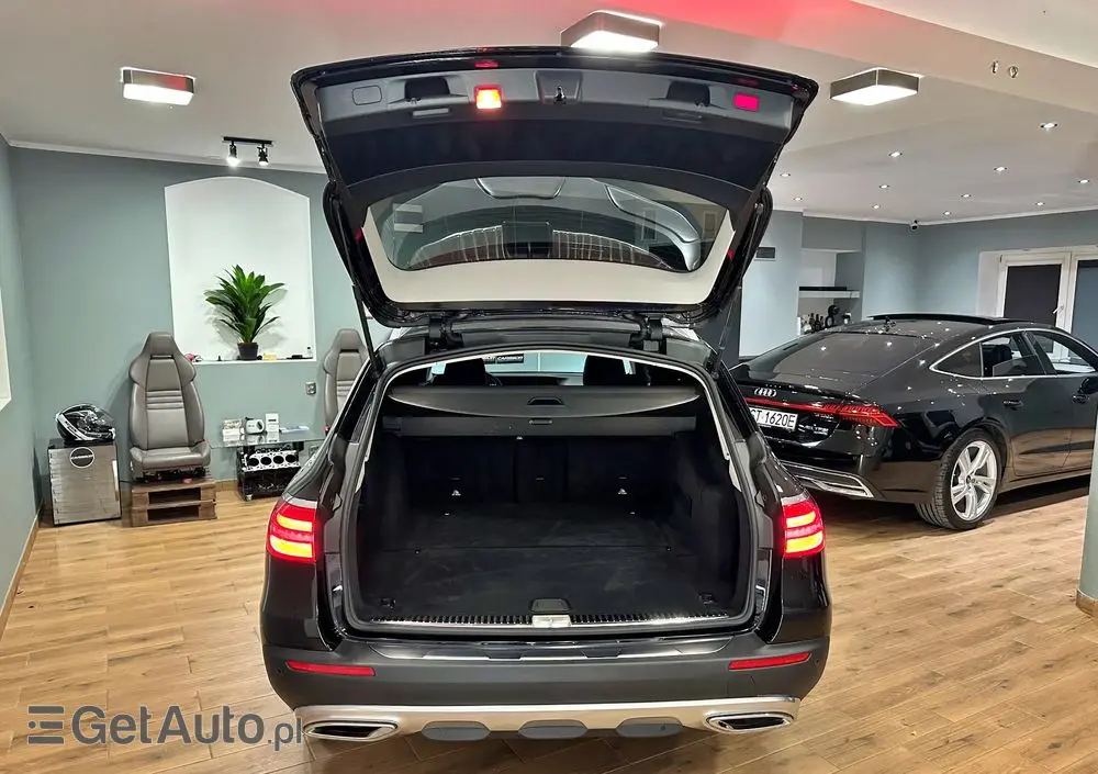 MERCEDES-BENZ Klasa E 220 d 4-Matic All-Terrain