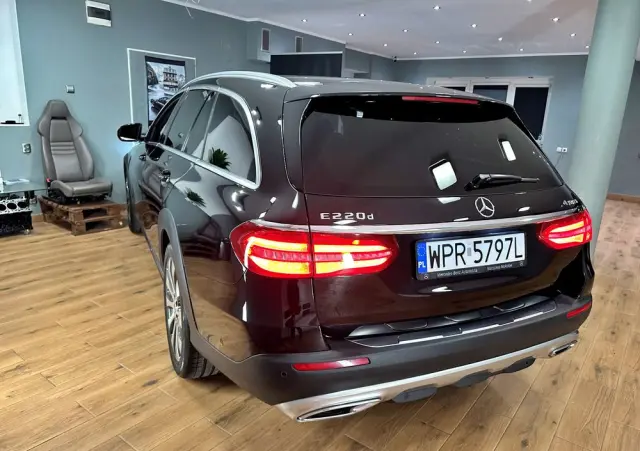 MERCEDES-BENZ Klasa E 220 d 4-Matic All-Terrain