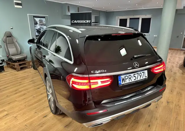 MERCEDES-BENZ Klasa E 220 d 4-Matic All-Terrain