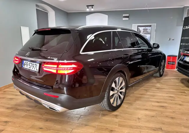 MERCEDES-BENZ Klasa E 220 d 4-Matic All-Terrain