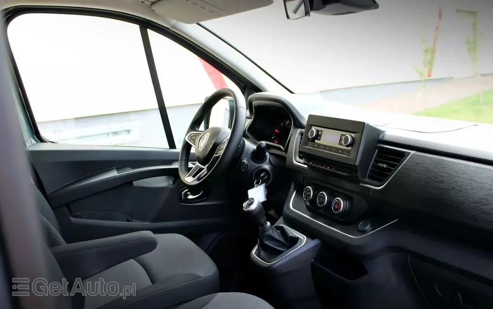 RENAULT Trafic 