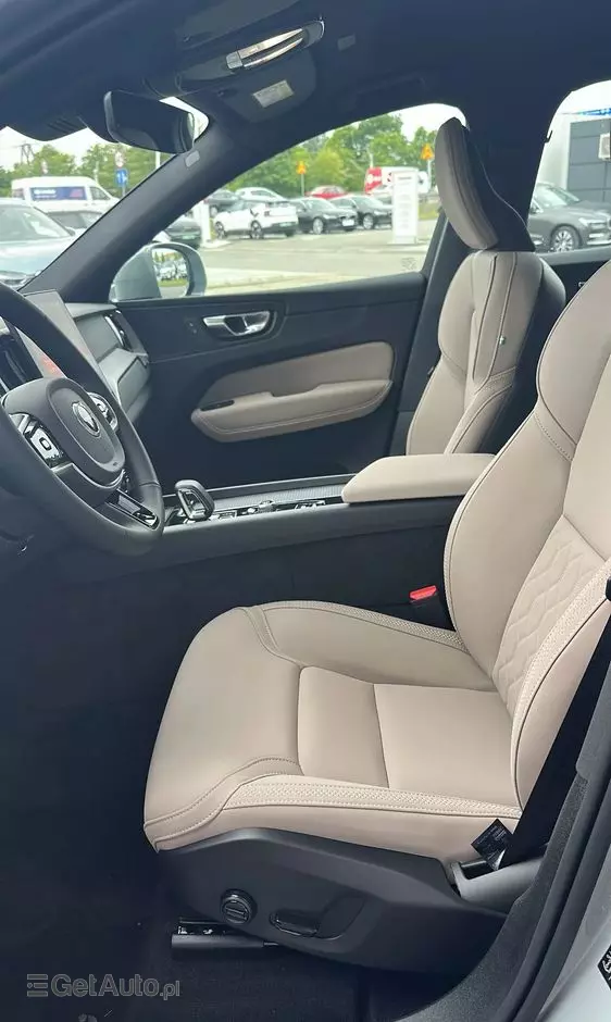 VOLVO XC 60 T8 Plug-In Hybrid AWD Core