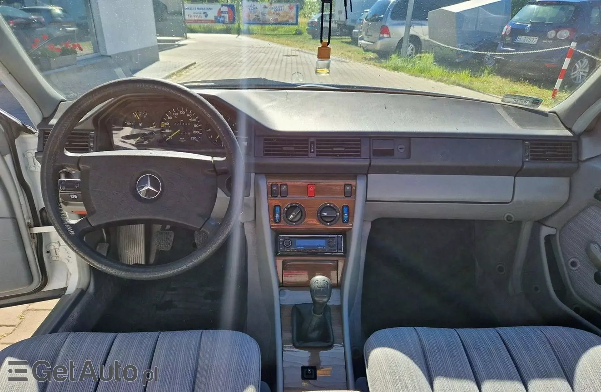 MERCEDES-BENZ W 124 