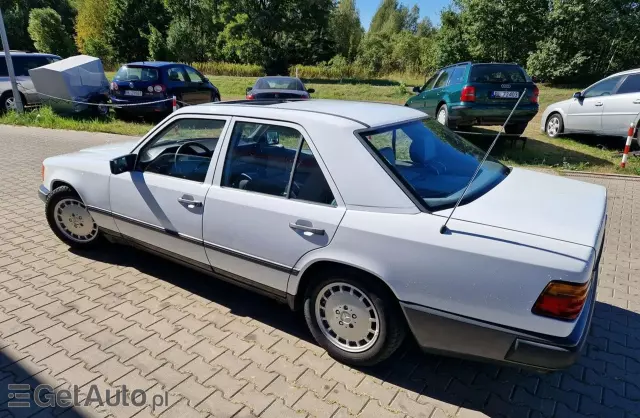 MERCEDES-BENZ W 124 