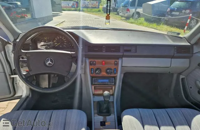 MERCEDES-BENZ W 124 