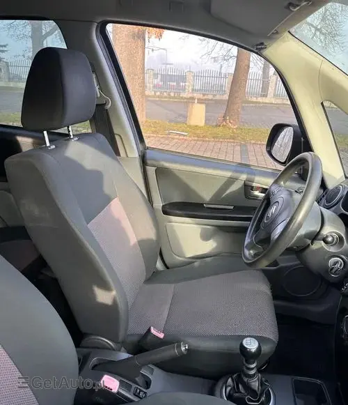 SUZUKI SX4 