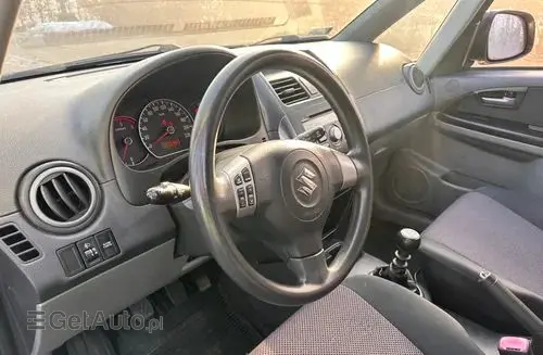 SUZUKI SX4 
