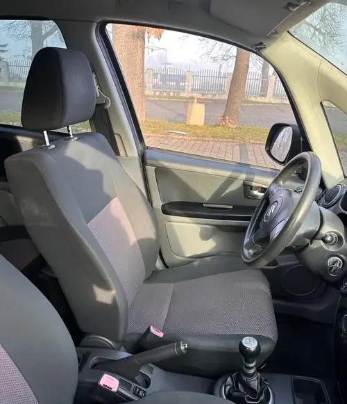 SUZUKI SX4 