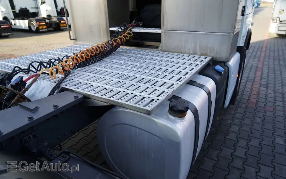 VOLVO FH 16 / 660 / 6x4 / DMC: 180.000 KG !! / RETARDER / EURO 6 / KLIMA POSTOJOWA / 