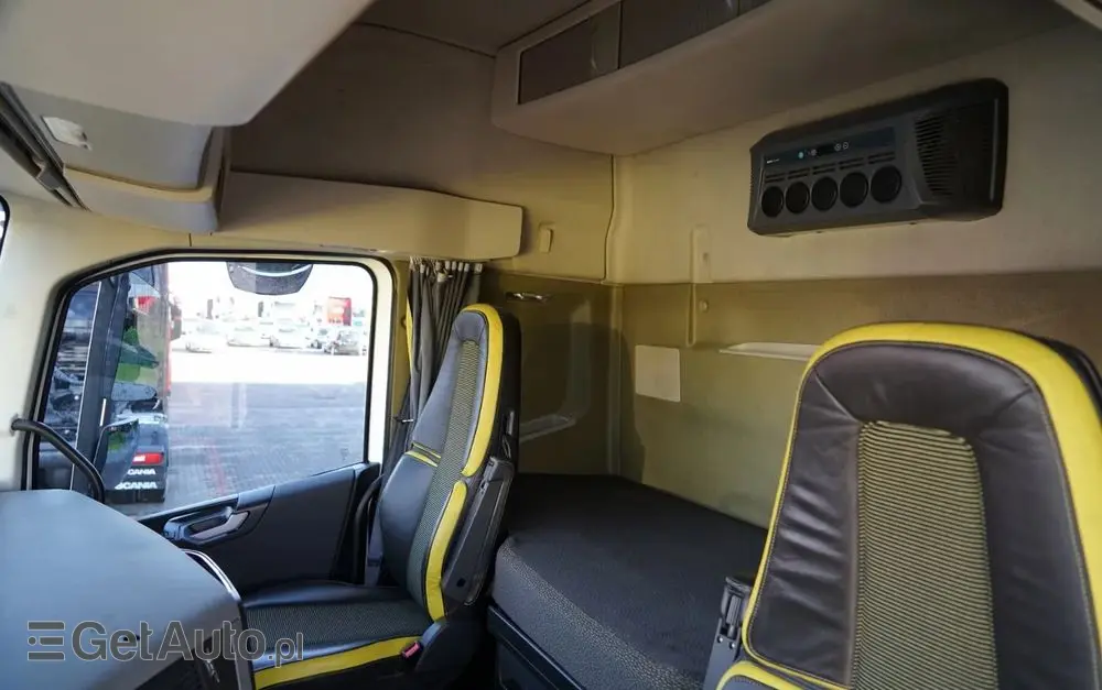 VOLVO FH 16 / 660 / 6x4 / DMC: 180.000 KG !! / RETARDER / EURO 6 / KLIMA POSTOJOWA / 