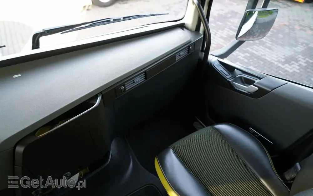 VOLVO FH 16 / 660 / 6x4 / DMC: 180.000 KG !! / RETARDER / EURO 6 / KLIMA POSTOJOWA / 