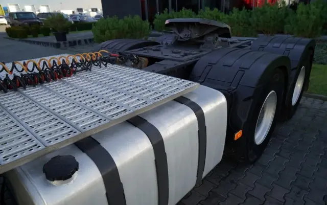 VOLVO FH 16 / 660 / 6x4 / DMC: 180.000 KG !! / RETARDER / EURO 6 / KLIMA POSTOJOWA / 