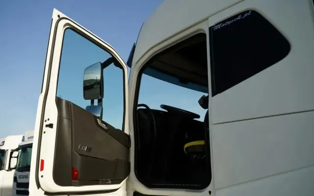 VOLVO FH 16 / 660 / 6x4 / DMC: 180.000 KG !! / RETARDER / EURO 6 / KLIMA POSTOJOWA / 