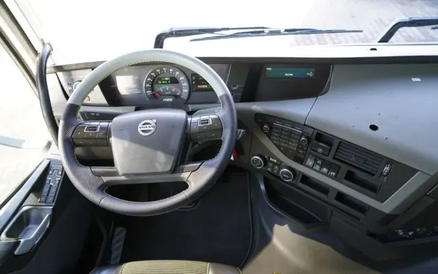 VOLVO FH 16 / 660 / 6x4 / DMC: 180.000 KG !! / RETARDER / EURO 6 / KLIMA POSTOJOWA / 