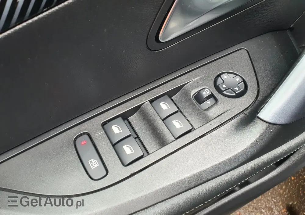 PEUGEOT 2008 PureTech 130 EAT8 Allure