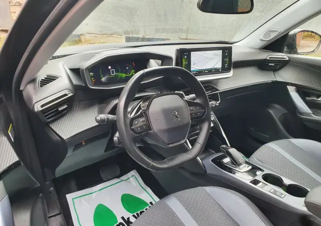 PEUGEOT 2008 PureTech 130 EAT8 Allure