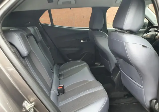 PEUGEOT 2008 PureTech 130 EAT8 Allure