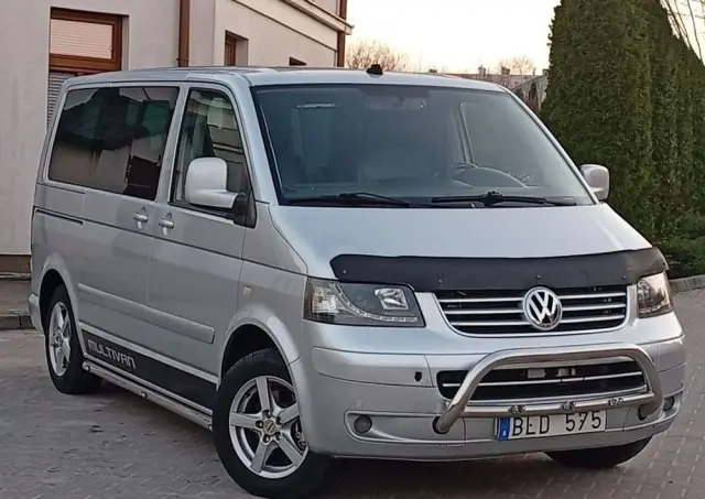 VOLKSWAGEN Multivan 