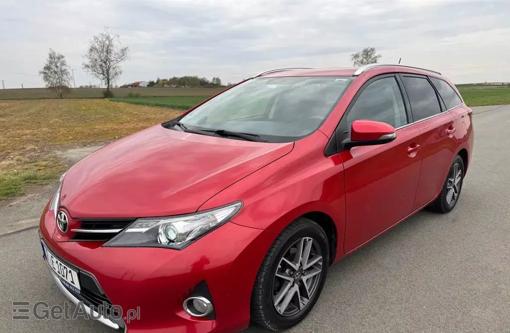 TOYOTA Auris 