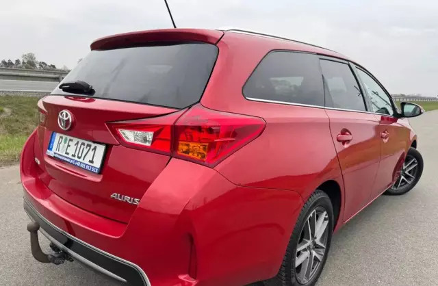 TOYOTA Auris 
