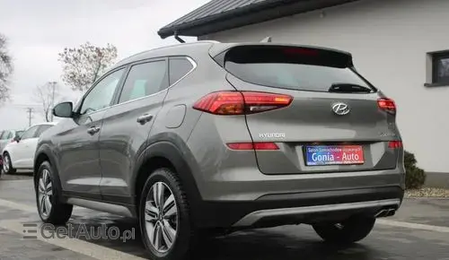 HYUNDAI Tucson 