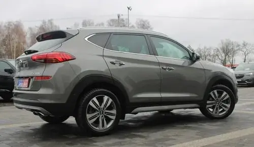 HYUNDAI Tucson 